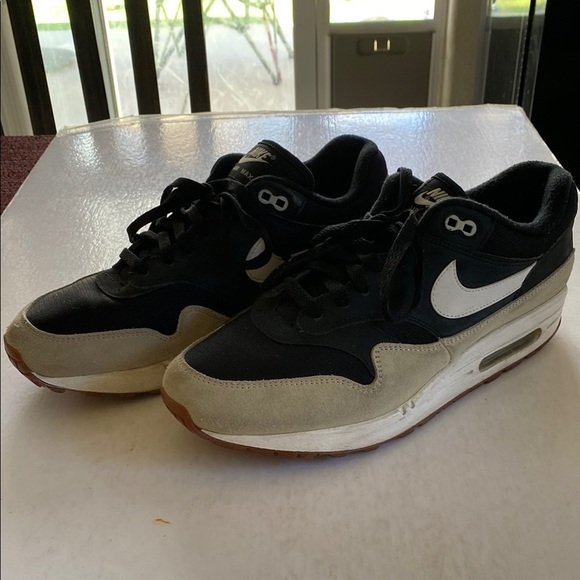 NIKE Air Max 1 Men’s Black/ LightBone AH8145-009-Sneakers Size 10 - Picture 1 of 9
